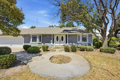 813 Holiday Way, Chowchilla, CA 93610 - Photo 10