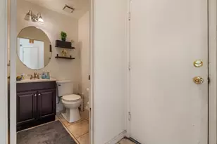 916 Fall River Dr, Modesto, CA 95351 - Photo 14