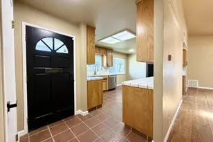 1128 Multnomah Dr, Modesto, CA 95350 - Photo 6