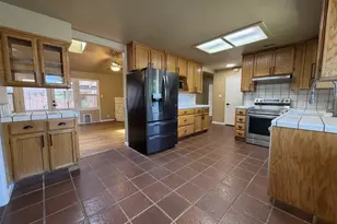 1128 Multnomah Dr, Modesto, CA 95350 - Photo 2