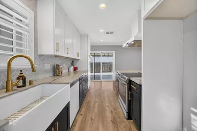 9325 Terra Linda Drive, Elk Grove, CA 95624 - Photo 6