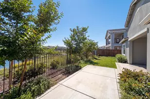 2743 Irish Mdw Wy, Lathrop, CA 95330 - Photo 40
