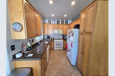 672 Shasta Oaks Circle, Roseville, CA 95678 - Photo 12