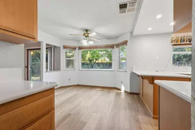 8929 Castle Park Drive, Elk Grove, CA 95624 - Photo 12