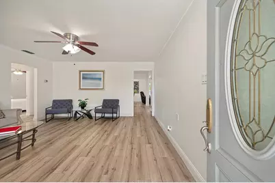 6039 McMahon Drive, Sacramento, CA 95824 - Photo 4