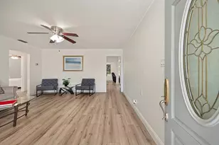 6039 McMahon Dr, Sacramento, CA 95824 - Photo 4