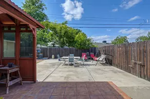 6039 McMahon Dr, Sacramento, CA 95824 - Photo 34