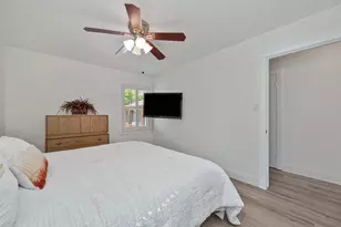 6039 McMahon Dr, Sacramento, CA 95824 - Photo 26