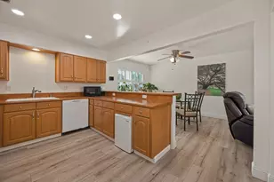 6039 McMahon Dr, Sacramento, CA 95824 - Photo 14