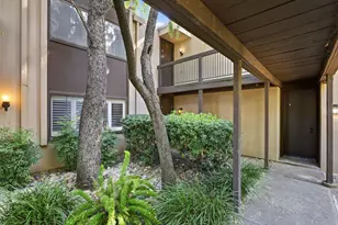 2201 Woodside Ln, Sacramento, CA 95825 - Photo 2