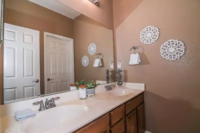 4812 Coppola Circle, Elk Grove, CA 95757 - Photo 32