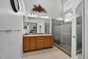 6906 Hollybrook Dr, Sacramento, CA 95823 - Photo 36