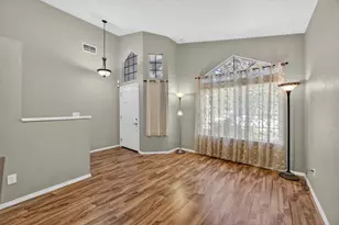 6906 Hollybrook Dr, Sacramento, CA 95823 - Photo 8