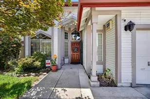 6906 Hollybrook Dr, Sacramento, CA 95823 - Photo 4