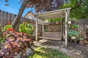 6906 Hollybrook Dr, Sacramento, CA 95823 - Photo 42
