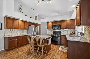 6906 Hollybrook Dr, Sacramento, CA 95823 - Photo 16