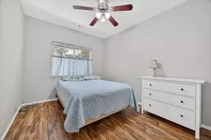 6906 Hollybrook Dr, Sacramento, CA 95823 - Photo 28