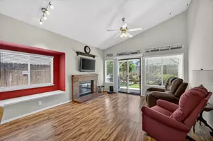 6906 Hollybrook Dr, Sacramento, CA 95823 - Photo 20