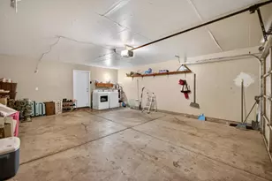 7677 Harvest Woods Dr, Sacramento, CA 95828 - Photo 24