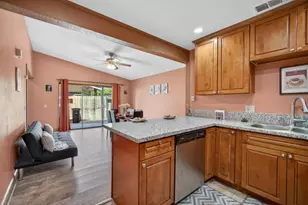 7677 Harvest Woods Dr, Sacramento, CA 95828 - Photo 16