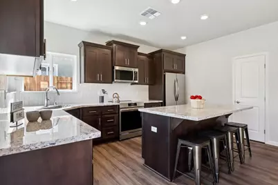 9136 Hensley Way, Elk Grove, CA 95758 - Photo 8