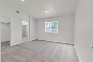 7988 Valley Green Dr, Sacramento, CA 95823 - Photo 10