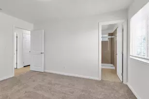 7988 Valley Green Dr, Sacramento, CA 95823 - Photo 20