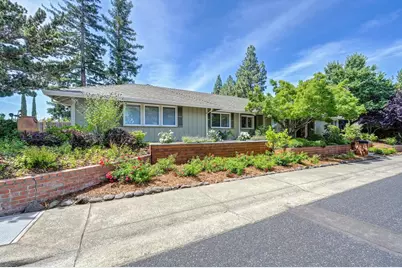 2218 McLaren Drive, Roseville, CA 95661 - Photo 2