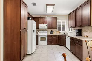 9401 Canmoor Cir, Elk Grove, CA 95758 - Photo 12