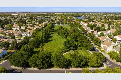 9401 Canmoor Circle, Elk Grove, CA 95758 - Photo 44