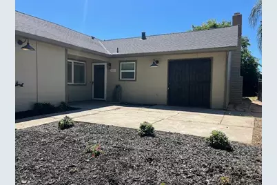 8347 Cherbourg Court, Stockton, CA 95210 - Photo 10