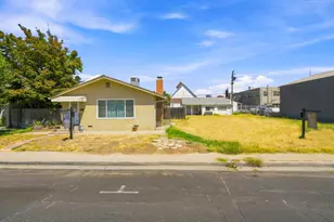221 W 1st St, Ripon, CA 95366 - Photo 4
