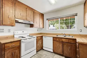 252 Carlsbad Pl, Woodland, CA 95695 - Photo 12