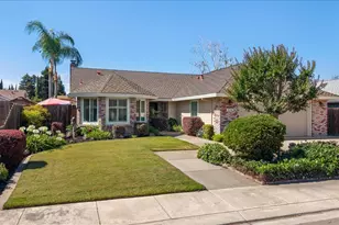 374 April Way, Manteca, CA 95336 - Photo 2