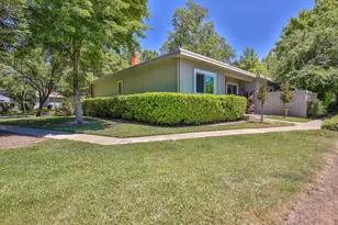 936 Commons Dr, Sacramento, CA 95825 - Photo 18