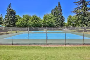 936 Commons Dr, Sacramento, CA 95825 - Photo 24