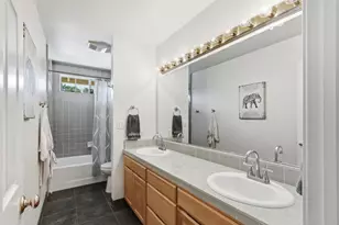 3201 Bonita Dr, Sacramento, CA 95821 - Photo 36