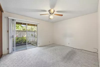 914 Roundtree Court, Sacramento, CA 95831 - Photo 18