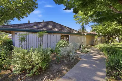914 Roundtree Court, Sacramento, CA 95831 - Photo 6