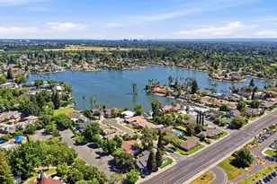914 Roundtree Ct, Sacramento, CA 95831 - Photo 30