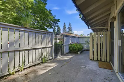 914 Roundtree Court, Sacramento, CA 95831 - Photo 26