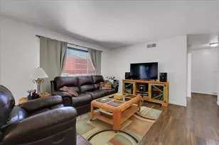 7048 Kilkenny Dr, Sacramento, CA 95842 - Photo 2