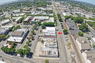 140 S 1st St, Turlock, CA 95380 - Photo 6