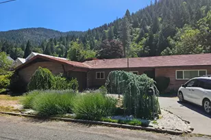 420 S 1st St, Dunsmuir, CA 96025 - Photo 2