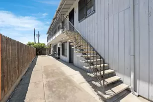 24 E Vine St, Stockton, CA 95202 - Photo 2