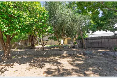 72 Lochmoor Circle, Sacramento, CA 95823 - Photo 14