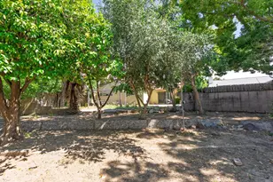72 Lochmoor Cir, Sacramento, CA 95823 - Photo 14