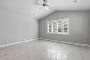 885 Buckingham Dr, Yuba City, CA 95991 - Photo 14
