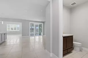 885 Buckingham Dr, Yuba City, CA 95991 - Photo 10