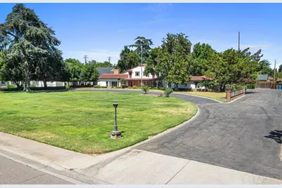 1300 N Berkeley Avenue, Turlock, CA 95380 - Photo 66